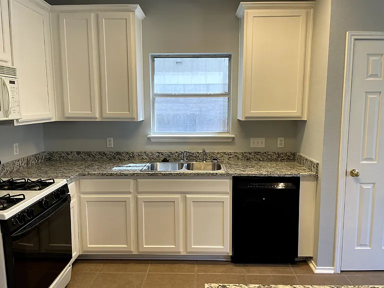 3621 Bratton Heights Dr — Photo 8