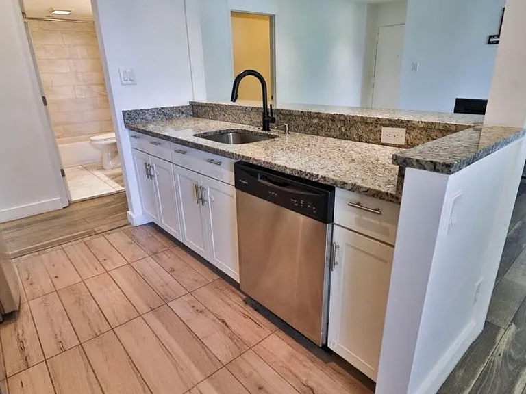 130 Duvall Ln #303 — Photo 7
