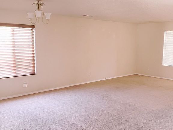 3rd image of 1019 Pacaya Dr NW