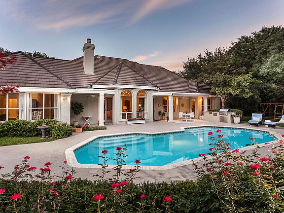 4th image of 8401 Hickory Creek Dr
