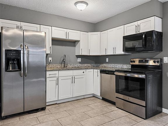 2nd image of 540 Fern Ave
