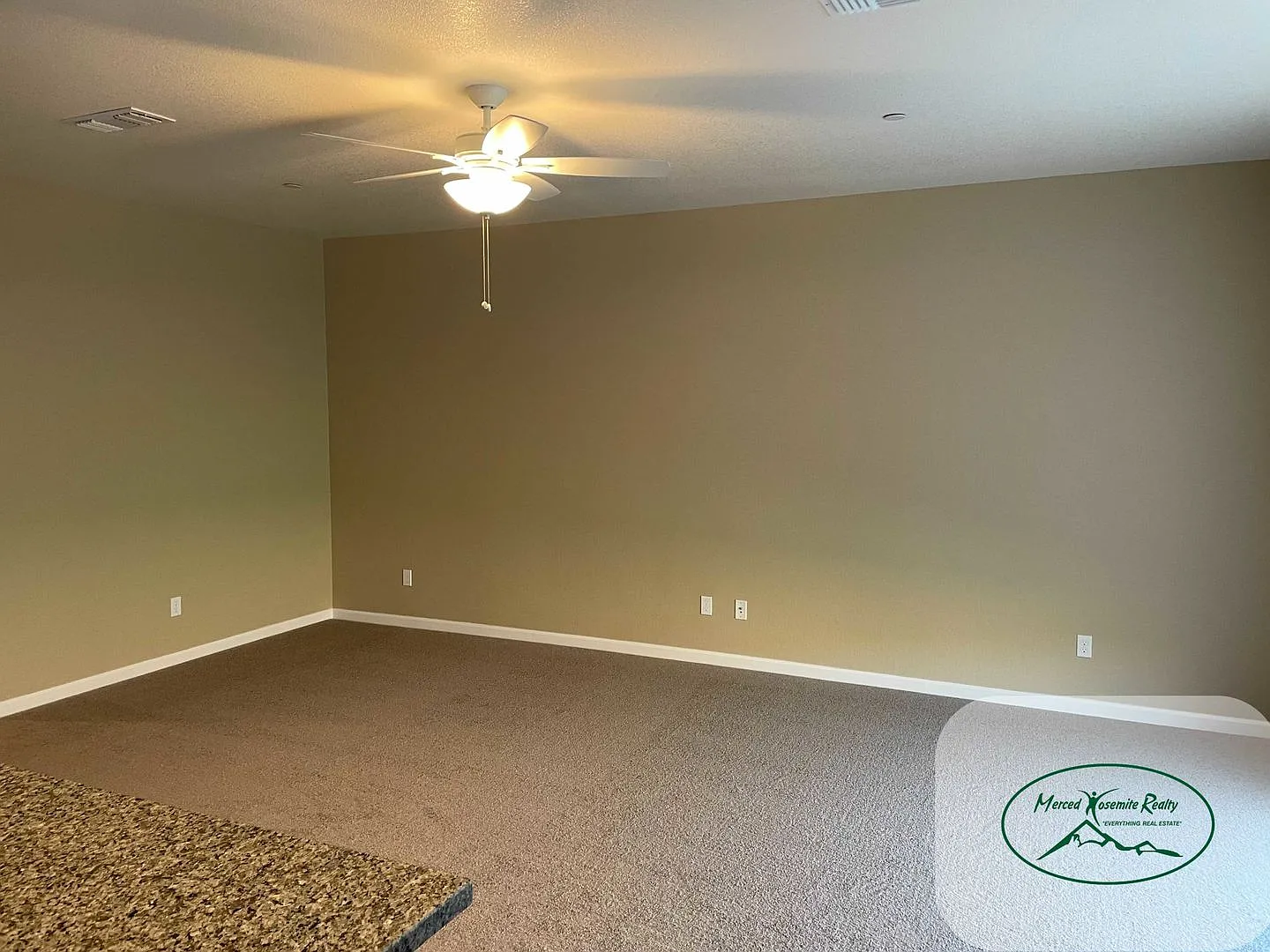 New Home!Vacant- Must Apply to schedule viewing — Photo 4