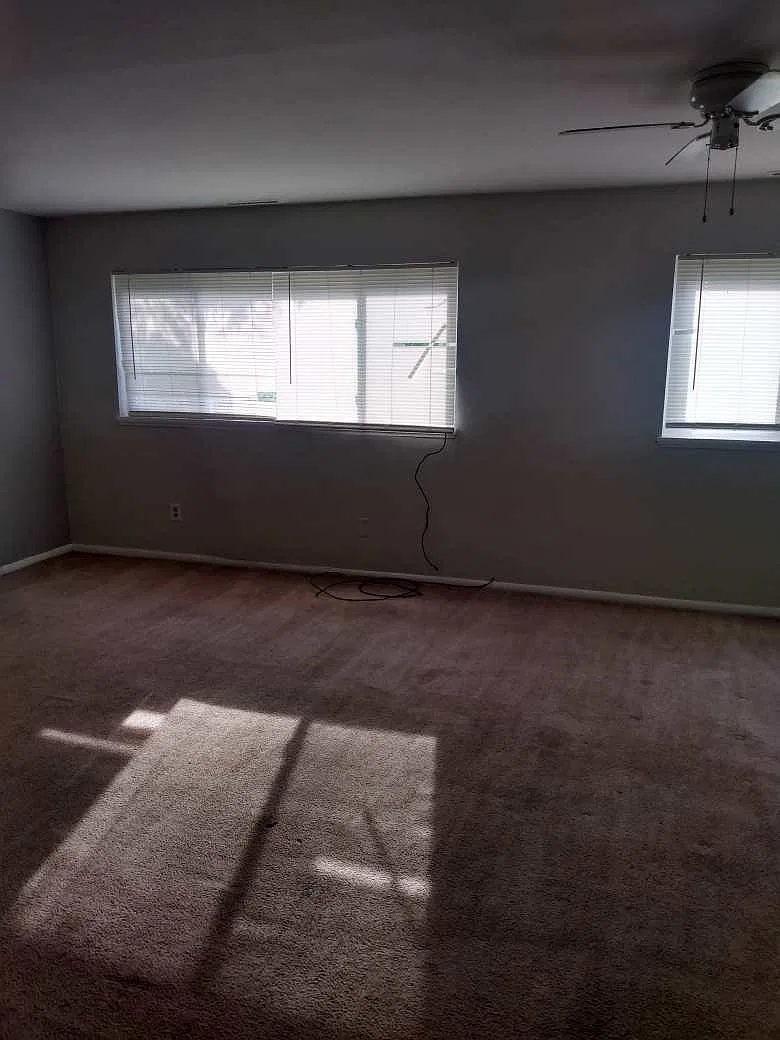 2 bed, 900 sqft, $1,000 — Photo 4