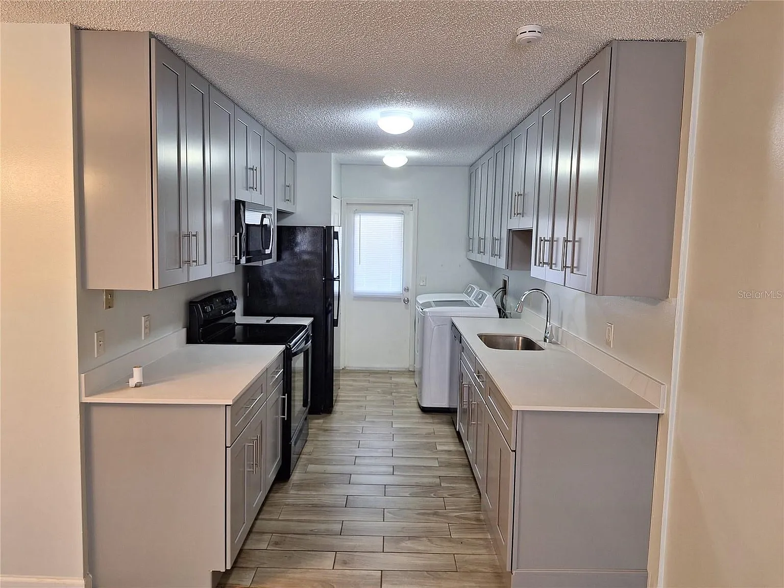 3 bed, 2.0 bath, 1140 sqft, $1,600 — Photo 4