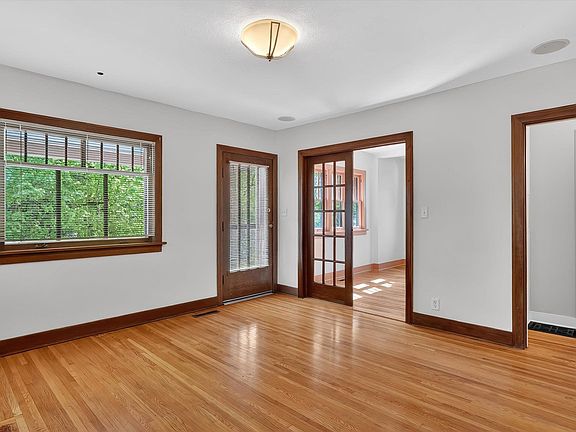 5th image of 3202 W Kiernan Ave