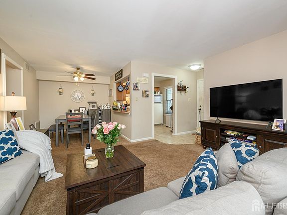 5th image of 265 Everly Ct #A