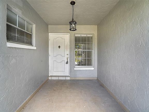 5th image of 9242 SW 18th Rd