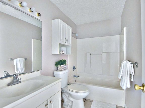 4th image of 15648 Morgan St #B