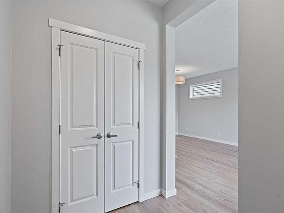 3rd image of 1006 Mahogany Blvd SE