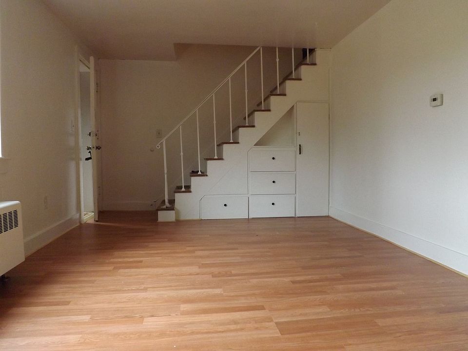 2nd image of 311 E Elliott St #2