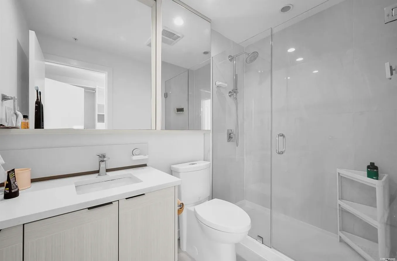 3 bed, 1123 sqft, $3,650 — Photo 3