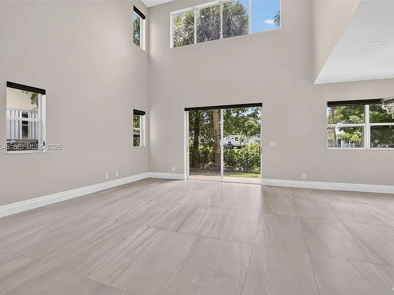 12410 SW 1st St — Photo 10