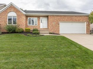 30 Countrygate Ln, Tonawanda, NY 14150