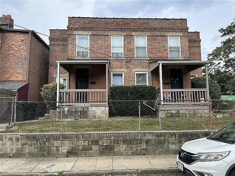 1st image of 987-989 Oregon Ave #987