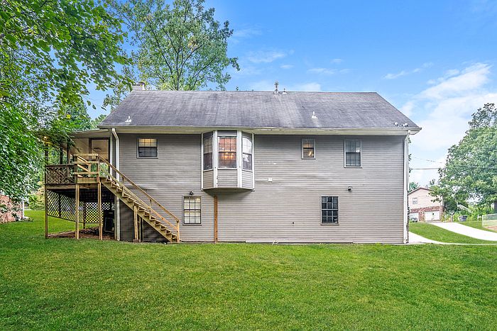 2nd image of 2729 Darlene Cir