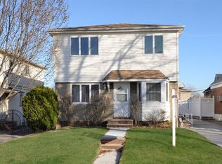 14571 5th Ave, Whitestone, NY 11357