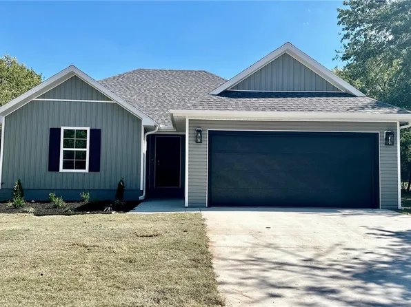 306 Stapleton Pl, Lincoln, AR 72744