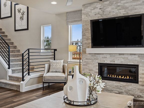 4th image of 15429 205th Avenue E #233