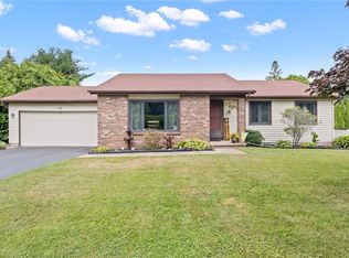 158 Round Pond Ln, Rochester, NY 14626