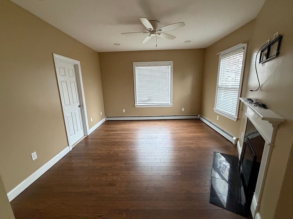 1st image of 635 Broadway APT 3