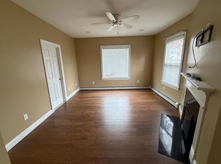 635 Broadway APT 3, Pawtucket, RI 02860