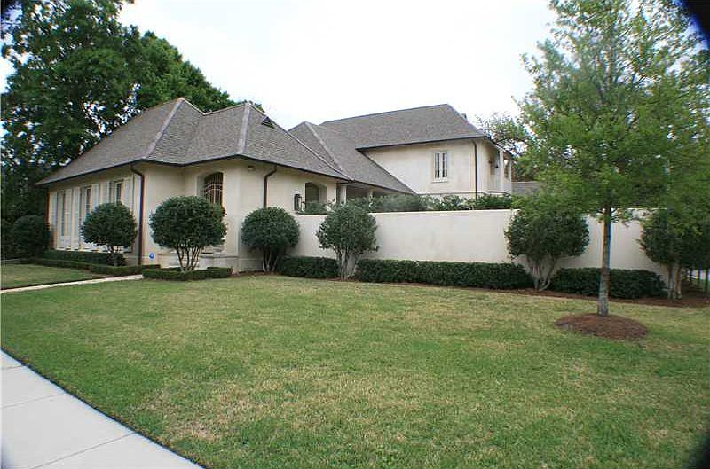 1st image of 401 Bellaire Dr