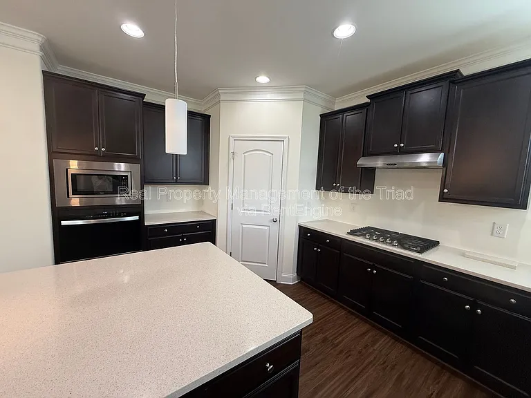 5741 Marblehead Dr — Photo 9