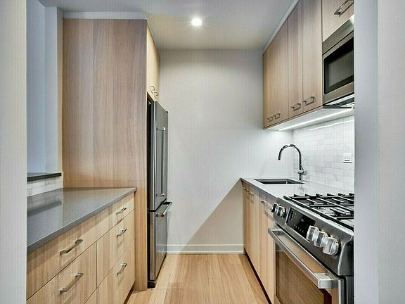 4th image of 1 Columbus Pl APT N23a