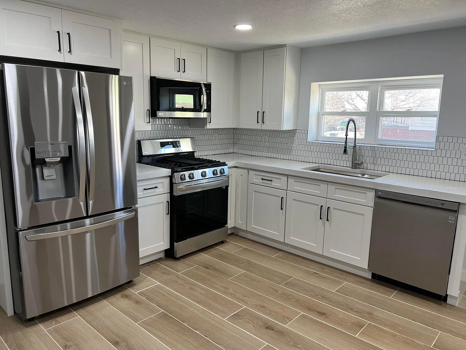 2102 Whittle Springs Rd NE — Photo 1