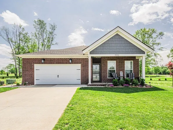 9252 Woodgate Cir, Alvaton, KY 42122