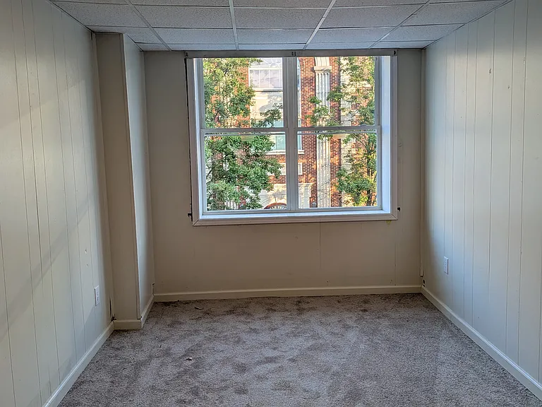 212 W Market St #C — Photo 1