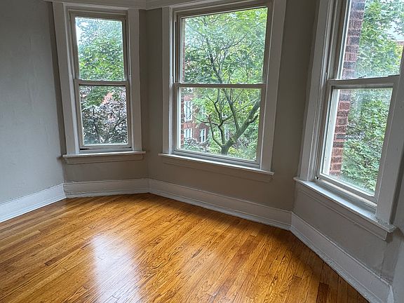 5th image of 6572 N Lakewood Ave APT 2