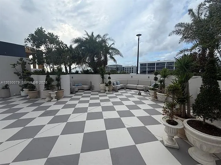 2700 NW 2nd Ave #606 — Photo 14