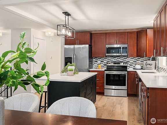 5th image of 3918 148th Street SW