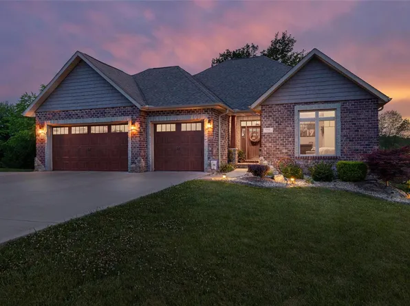 1 Lakeview Dr, Worden, IL 62097