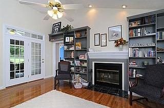 2nd image of 3924 Valleybrook Dr