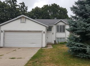 2956 Peckheath Rd SW, Wyoming, MI 49509