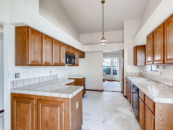 4th image of 5608 Cape Coral Cir