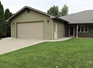 409 Eagle Ave, Miles City, MT 59301