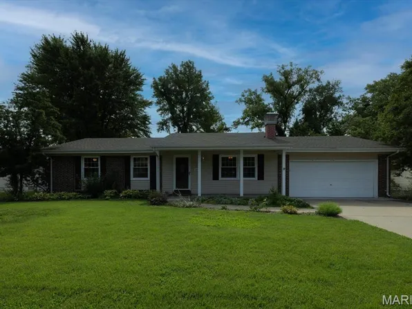 824 Ruth Dr, Saint Charles, MO 63301