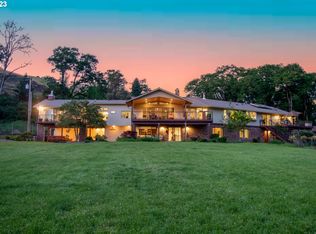 15417 N Bank Rd, Roseburg, OR 97470