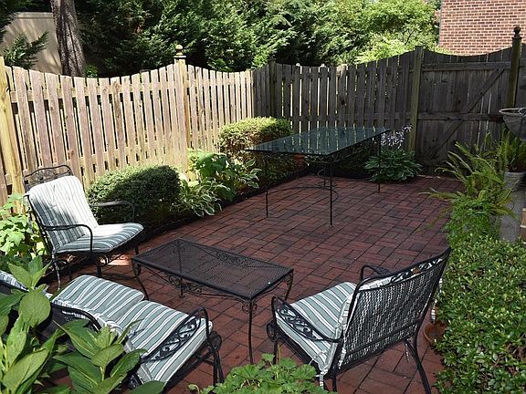 5th image of 2938 Oakborough Sq
