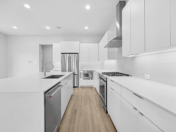 4th image of 6529 Roper St