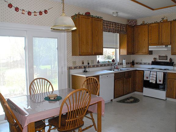 4th image of 3138 Bohlen Dr
