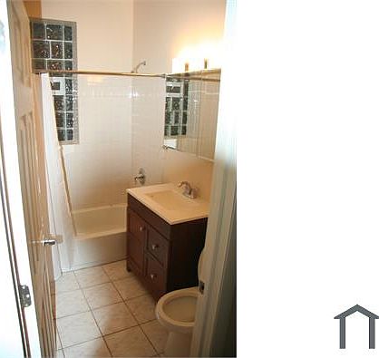 2nd image of 946 N Monticello Ave #2