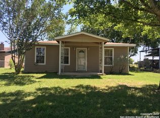 18650 Lagloria Rd, Elmendorf, TX 78112