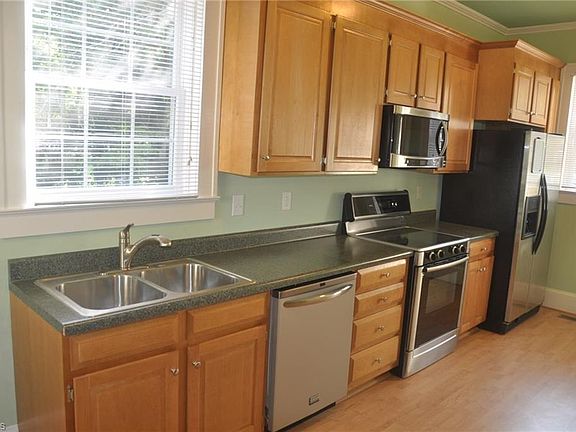 3rd image of 2015 Elizabeth Ave APT 2