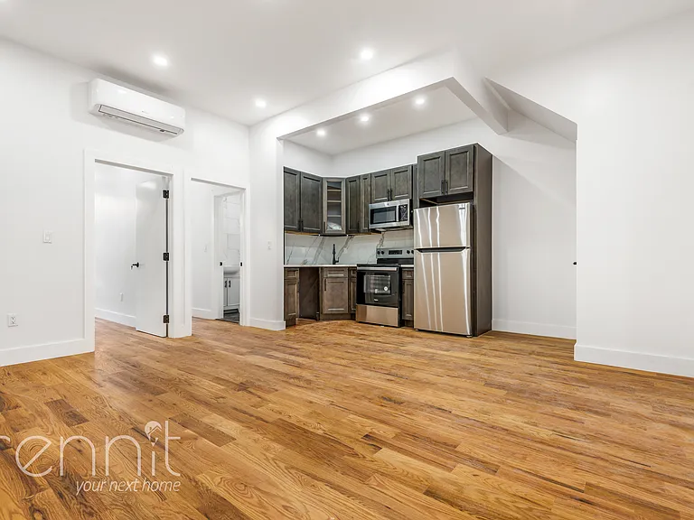 40 Cornelia St #1 — Photo 1
