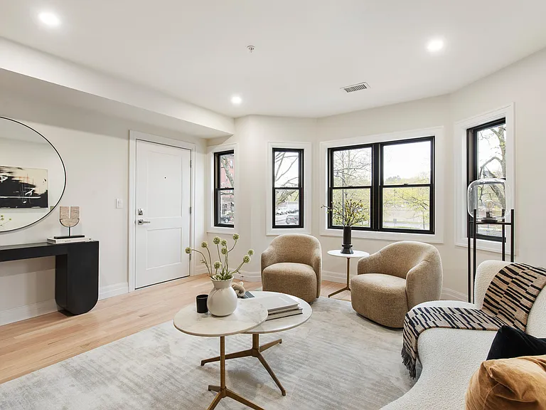 72 Hyde Park Ave #4 — Photo 1