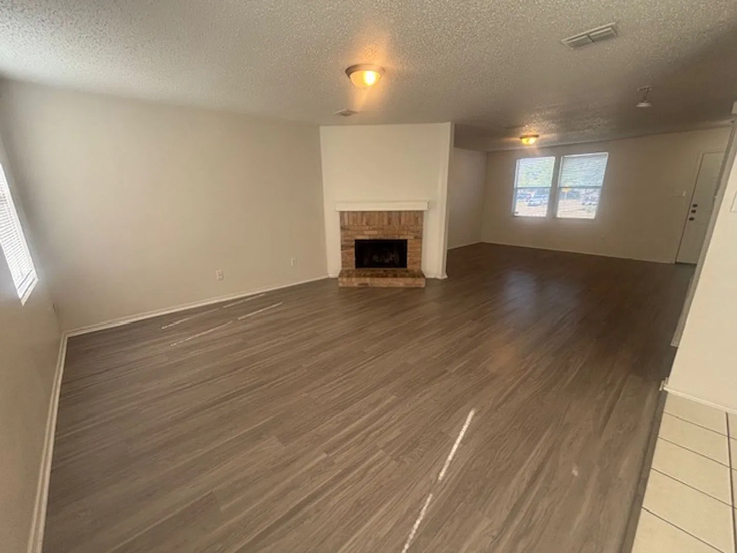 Very Nice Home in Eagle Mtn Saginaw ISD — Photo 3